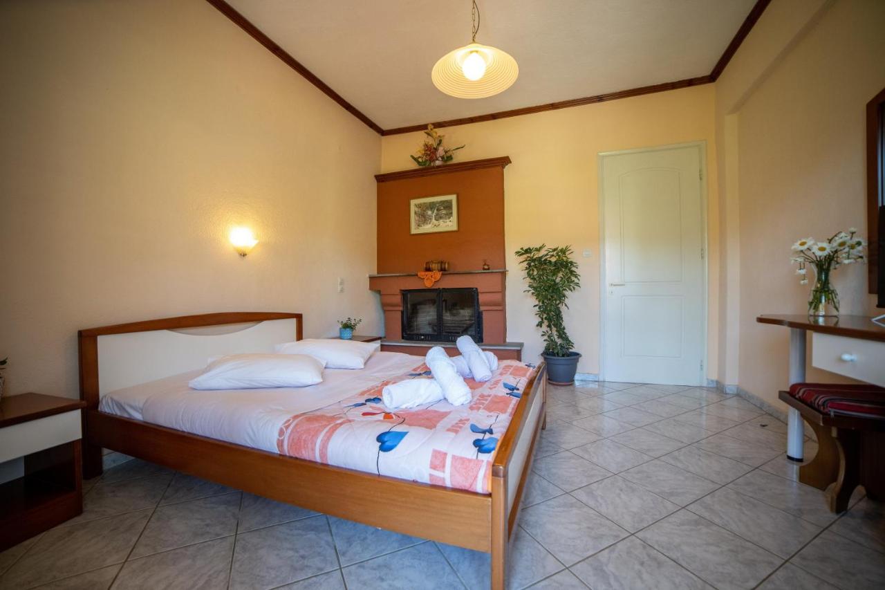 Ξενοδοχειο Παπαναγιωτου Hotel Neraïdochóri Екстериор снимка
