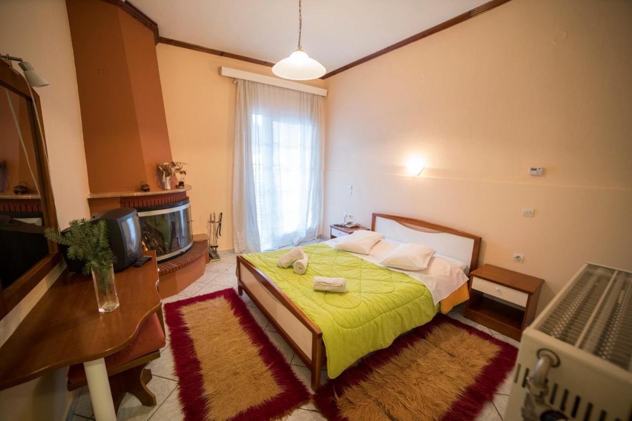 Ξενοδοχειο Παπαναγιωτου Hotel Neraïdochóri Екстериор снимка