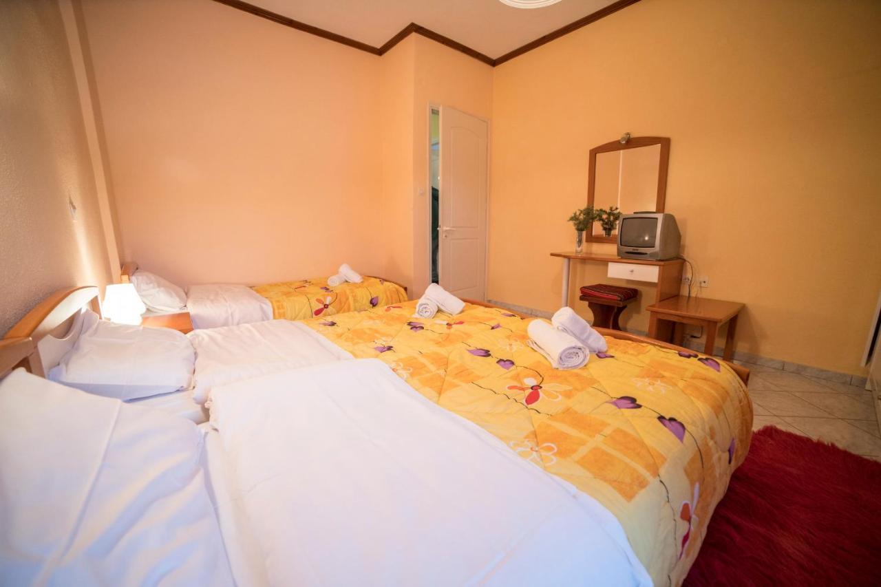 Ξενοδοχειο Παπαναγιωτου Hotel Neraïdochóri Екстериор снимка