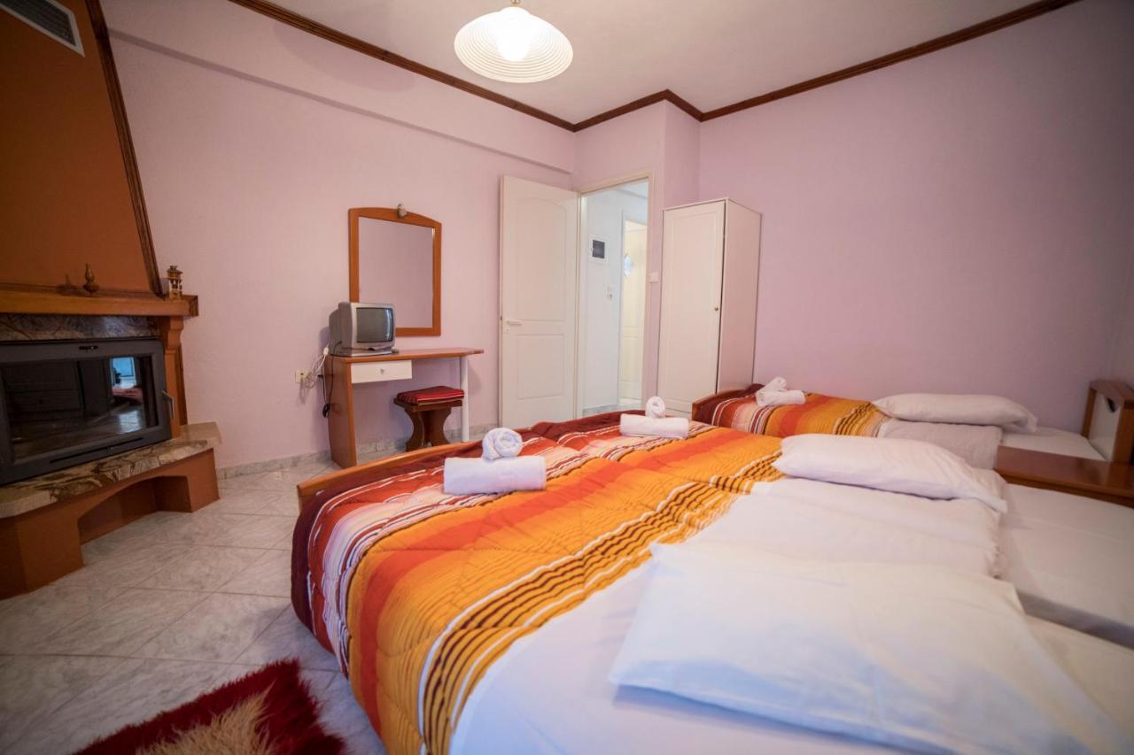 Ξενοδοχειο Παπαναγιωτου Hotel Neraïdochóri Екстериор снимка