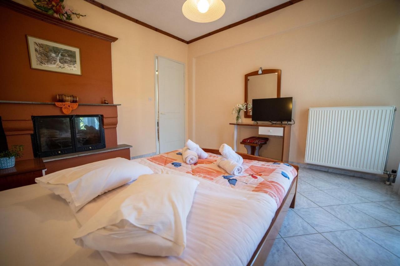 Ξενοδοχειο Παπαναγιωτου Hotel Neraïdochóri Екстериор снимка
