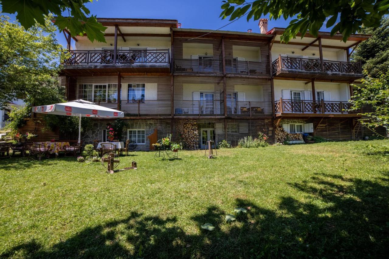 Ξενοδοχειο Παπαναγιωτου Hotel Neraïdochóri Екстериор снимка