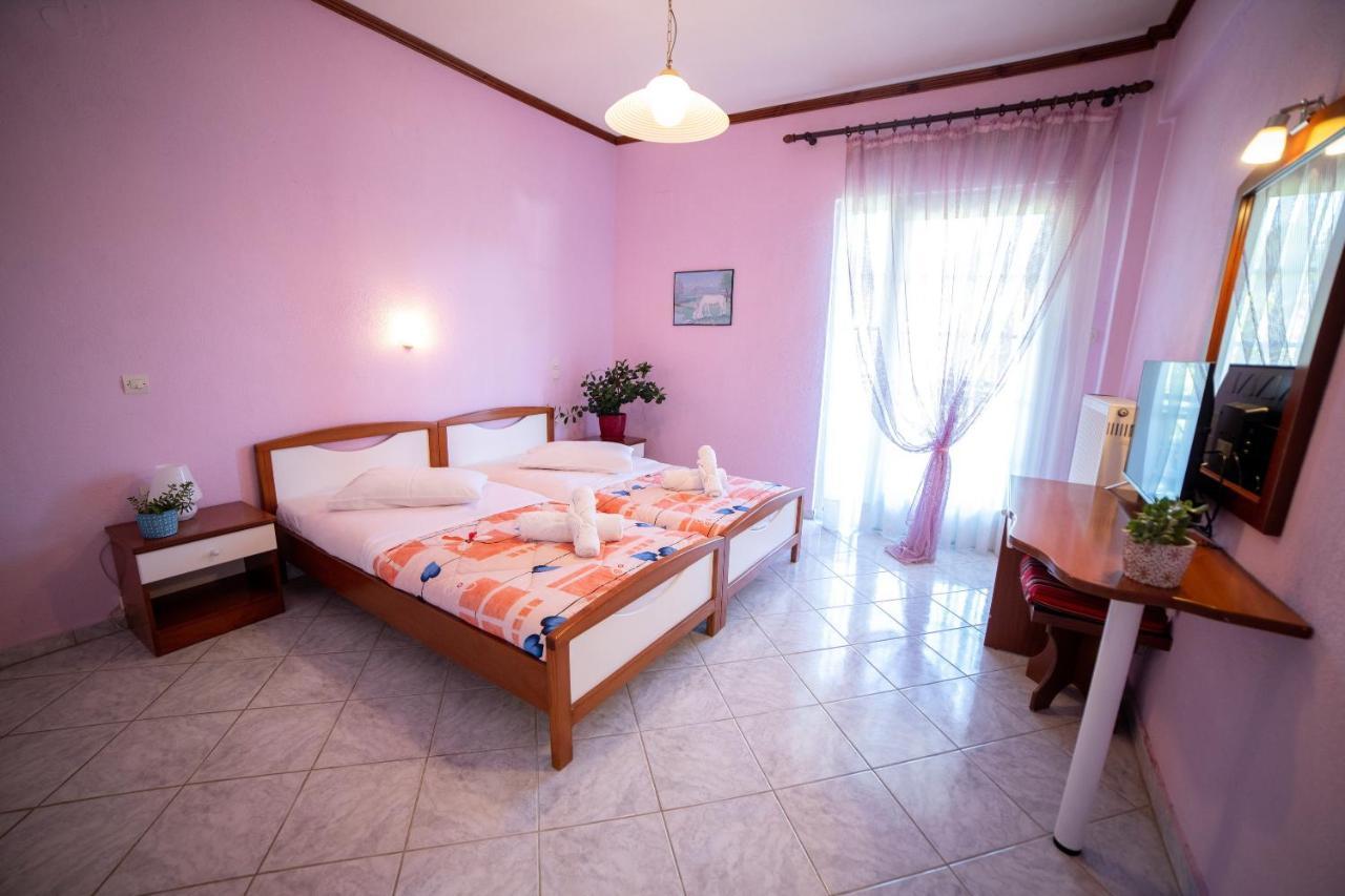 Ξενοδοχειο Παπαναγιωτου Hotel Neraïdochóri Екстериор снимка