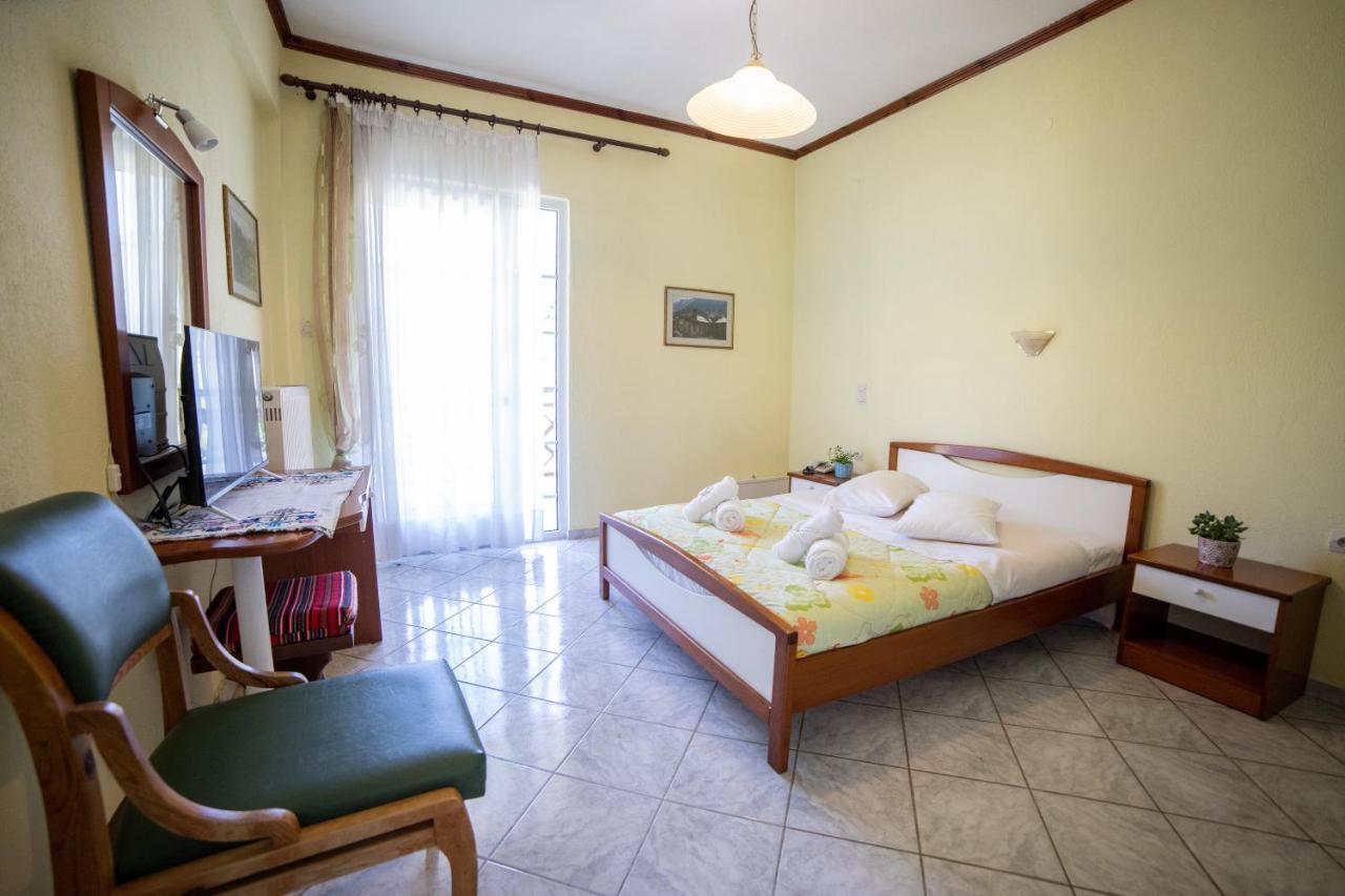 Ξενοδοχειο Παπαναγιωτου Hotel Neraïdochóri Екстериор снимка