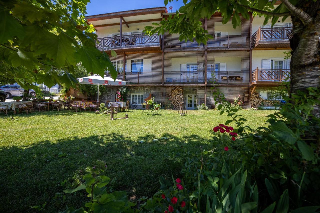Ξενοδοχειο Παπαναγιωτου Hotel Neraïdochóri Екстериор снимка