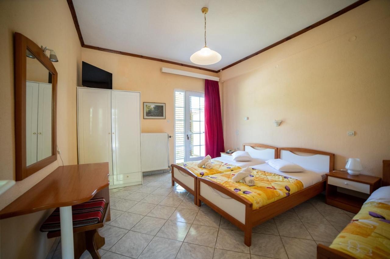 Ξενοδοχειο Παπαναγιωτου Hotel Neraïdochóri Екстериор снимка
